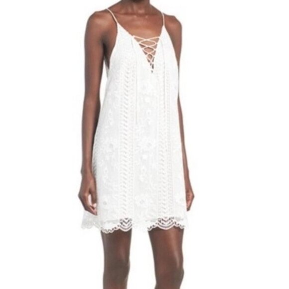 ASTR The Label Dresses & Skirts - Astr The Label Anthropologie Dress Women S  White Mini Sleeveless Shift Lace Boh